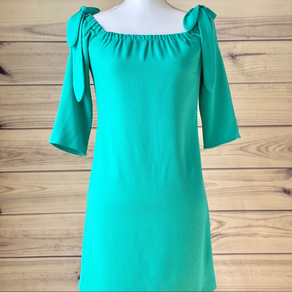 CHARLES HENRY l Cold Shoulder Mini Dress (XSP)